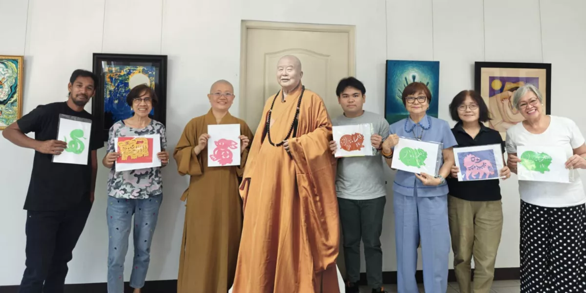 First Experience with Paper-Cutting Art: The Chinese Culture Class at Yuan Thong Temple Inspires Cross-Cultural Exchange